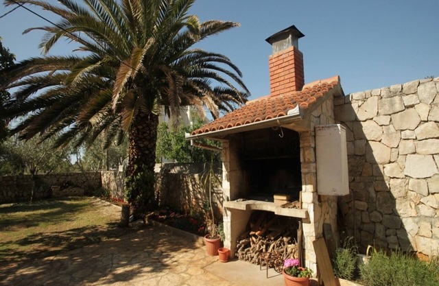 Apartment Rada - 150 m from the sea: A1(6) - Muline, Island Ugljan, Croatia
