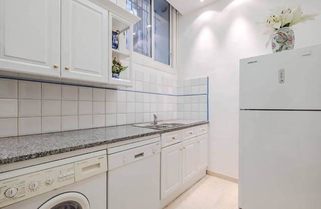 Apartment 'Relax In Style In Centrally Located' with Balcony, Wi-Fi and Air Conditioning