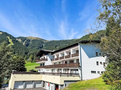 Apartment Schihütte by Interhome