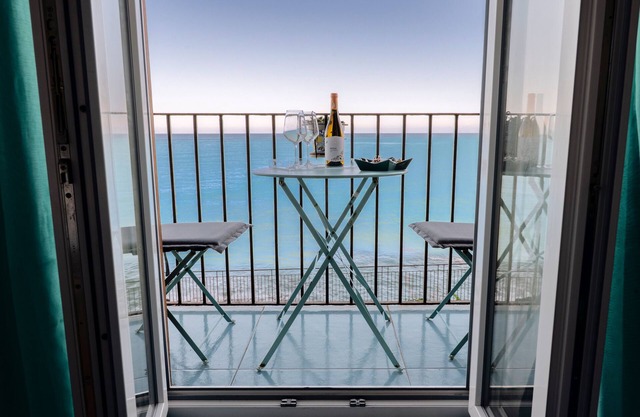 Apartment 'Scinniamare Con Vista' with Sea View, Wi-Fi and Air Conditioning