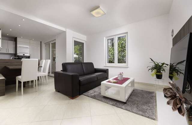 Apartment Seafront Maris - 2 (Kvarner - Soline)