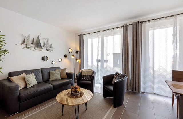 Apartment 'Seeperle - Marina Mücheln' with Lake View, Private Terrace and Wi-Fi