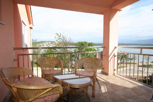 Apartment Soline 2