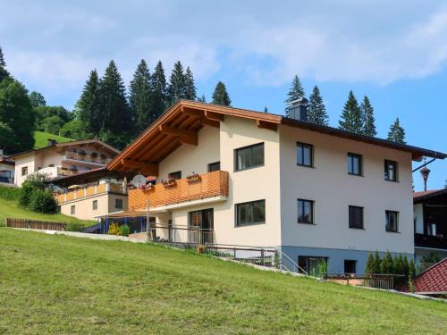 Apartment Sonnseit Living by Interhome