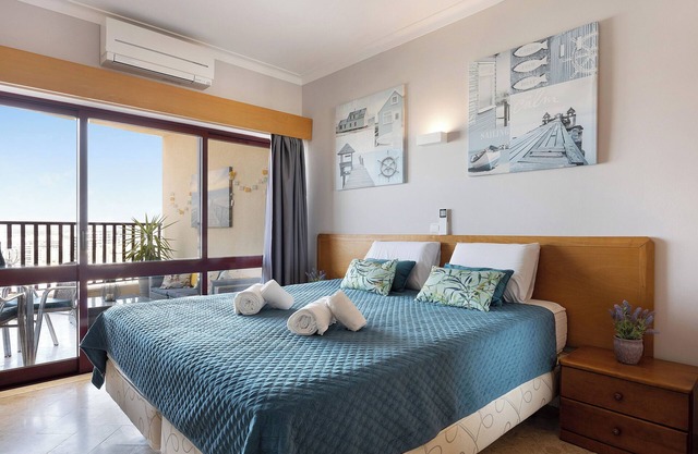 Apartment 'Sunny Escape' with Sea View, Wi-Fi and Air Conditioning