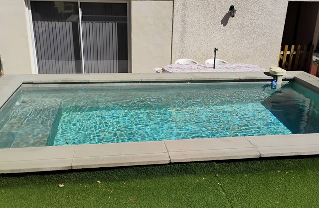 Apartment T1 28m2 on the ground floor of our home with garden and shared pool.