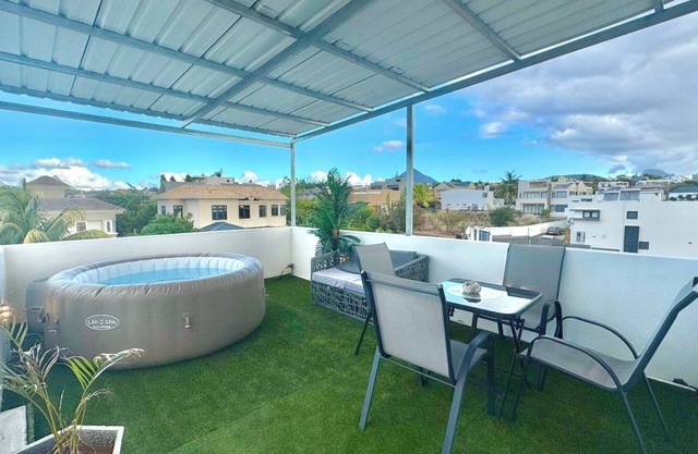 Apartment T2 La Colombe sea and mountain view