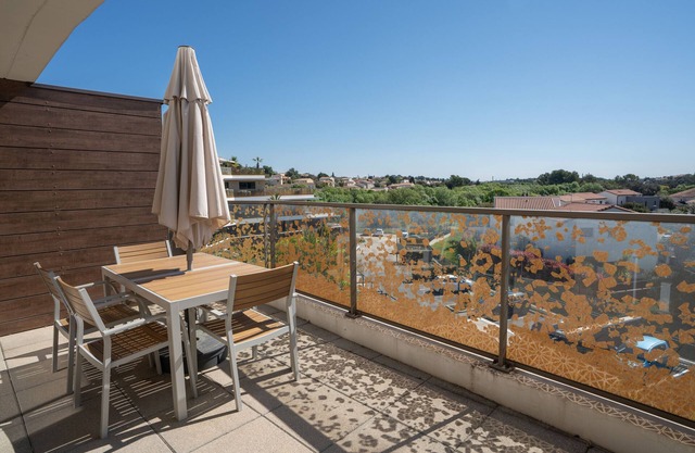 Apartment 'T2 Muses' with Private Terrace, Wi-Fi and Air Conditioning
