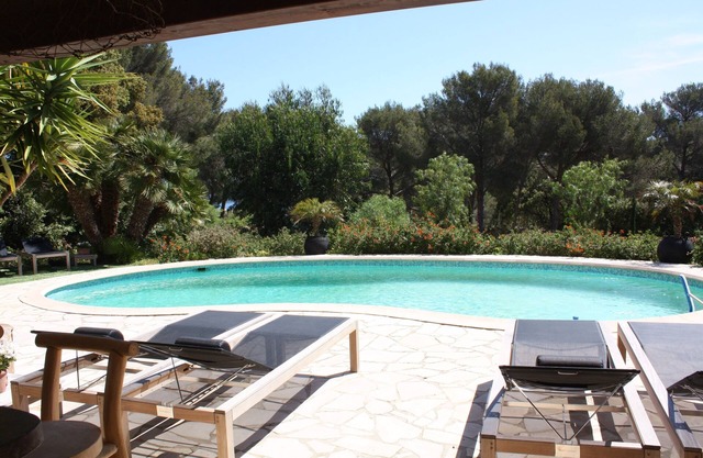 APARTMENT T3 OF 76 M² (MODULAR IN T4) IN LUXURY VILLA WITH POOL