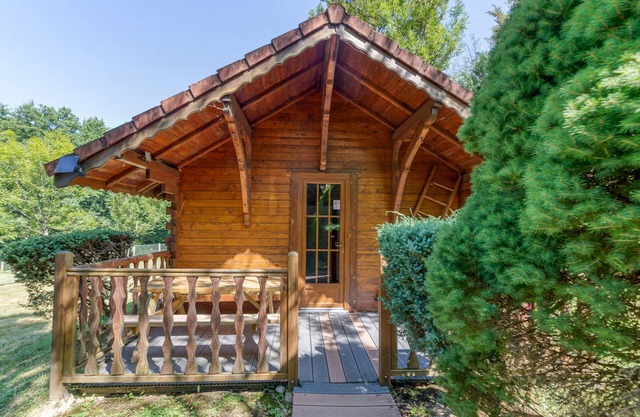 Apartment 'Violette' with Mountain View, Wi-Fi and Air Conditioning