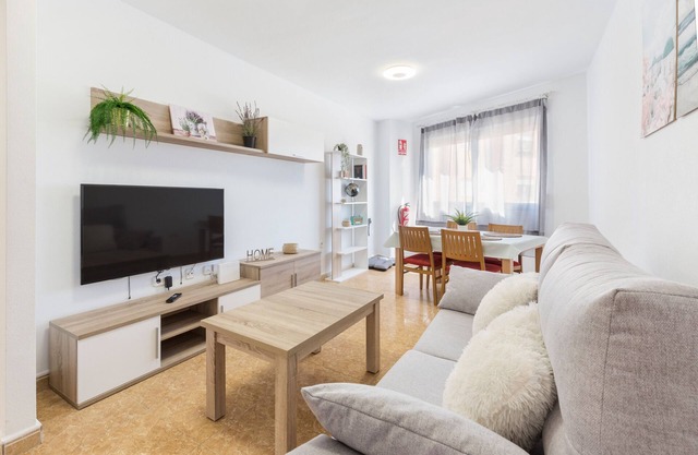 Apartment 'Vivienda Maiva' with Private Terrace, Wi-Fi and Air Conditioning