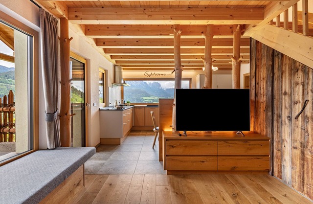 Apartment 'Weirerhof Lebm Gspiarn' with Mountain View, Private Terrace and Wi-Fi