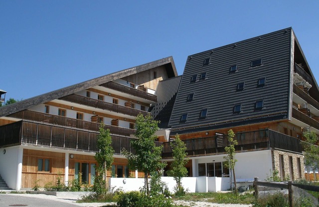 Apartment with shuttle bus to the ski lift