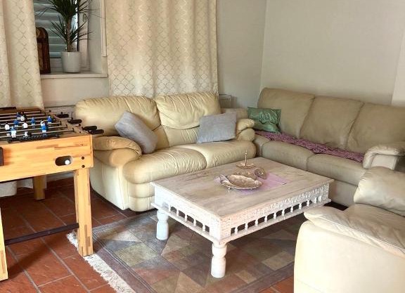Apartment with garden