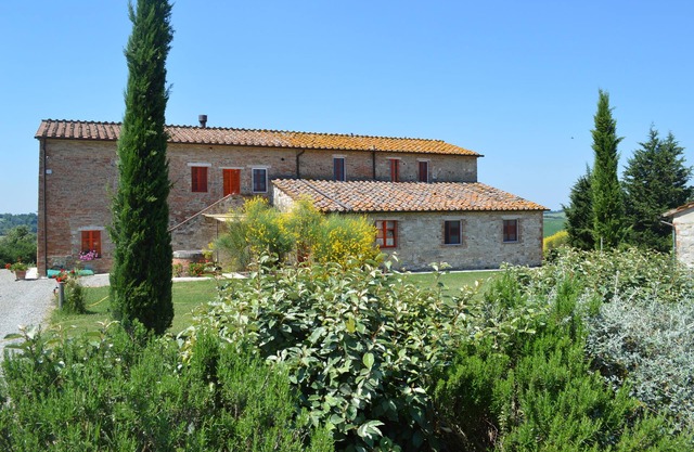 Apartment with beautiful view in the Crete Senesi