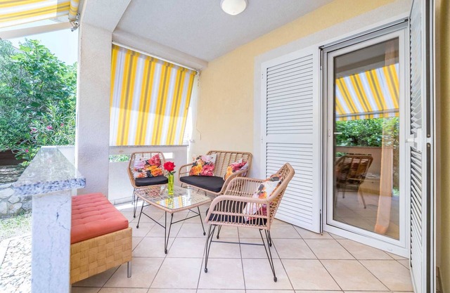Apartment with garden and barbeque