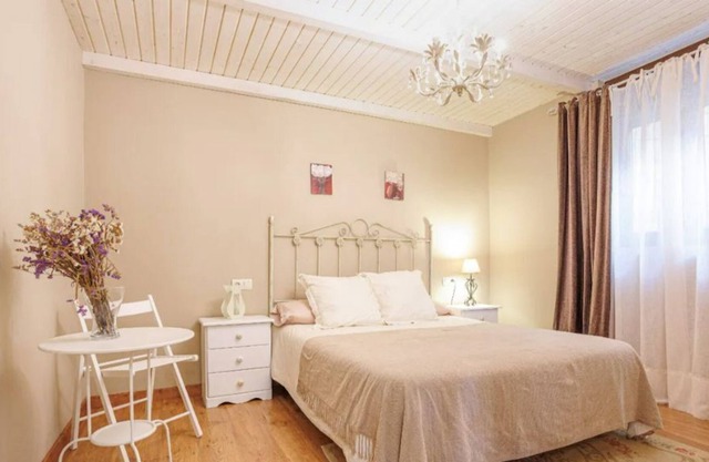 Apartment with green area