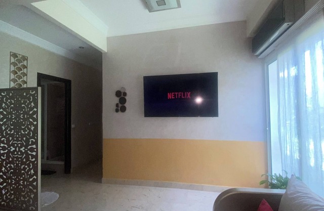 Apartment with private garden good location in California. Parking available