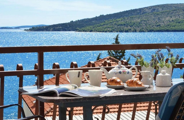 Apartment with Sea Views, Pool, Summer Kitchen, Fantastic Location near Beach