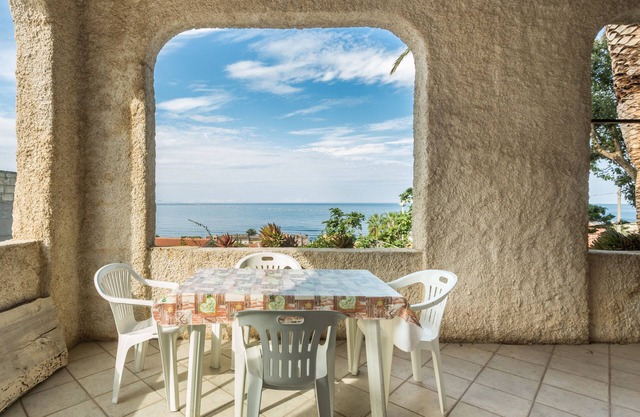 Apartment with sea view veranda