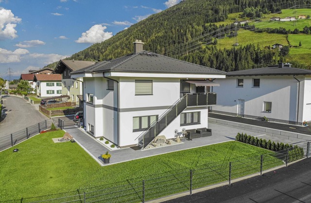 Apartment with terrace, 8 minutes from ski lift