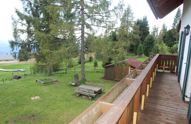 Apartment 'Wohnung 3' with Mountain View, Shared Terrace and Shared Garden