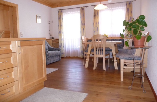 Apartmenthaus Gutwenger, Apartment limestone