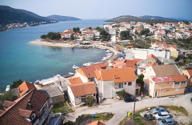 Apartments by the sea Grebastica, Sibenik - 482