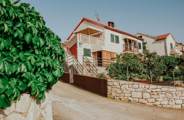 Apartments Doulos
