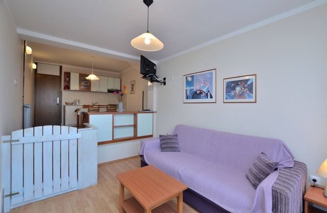 Apartments Ljubomir (67851-A1) - Cres - island Cres