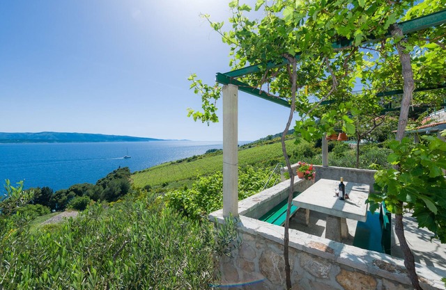 Apartments Nada (97951-A6) - Bol - island Brac