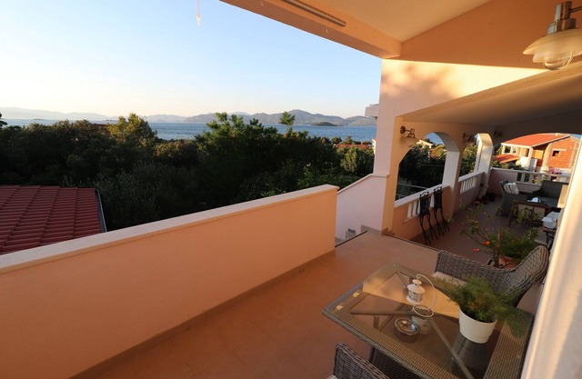 Apartments Sergej-Standard Studio apartment with Terrace and Sea View (Nataša)