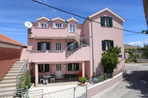 Apartments with parking space Zedno, Ciovo - 23279