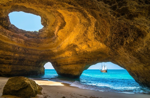 Aparts & Suites summer cascade Alvor