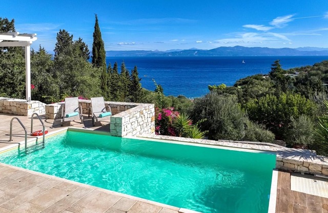 Apeiron II Villa - Modern, Pool, walk to Gaios