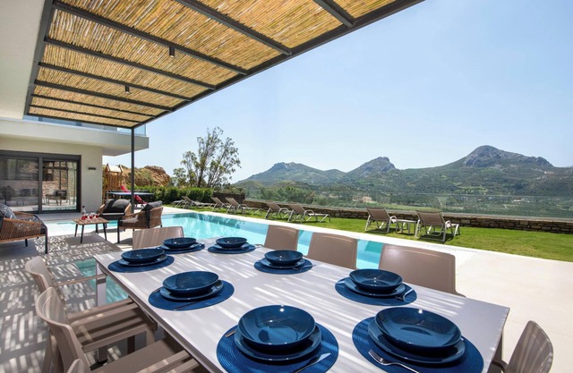 Aphrodite 3 - A Stylish Eco Villa near beaches