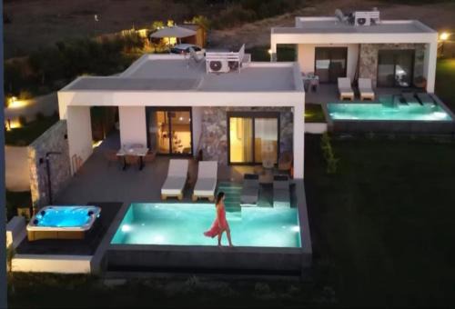 Aphrodite Luxury Suites with private heated pools