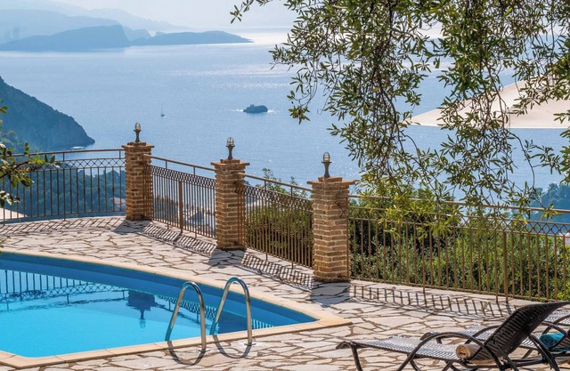 Apolis Executive Villa