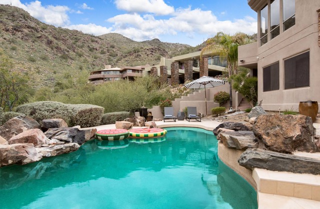 Apollo by AvantStay | 6BR Private Desert Oasis with Pool, Hot Tub & Movie Room