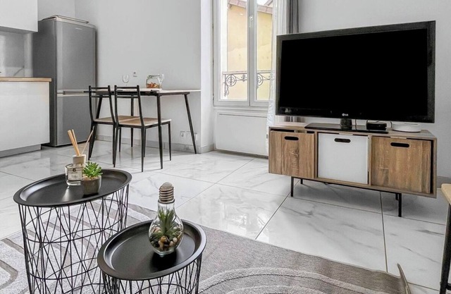 Appartement Moderne et Lumineux à 5 min du RER et 15 min de L'aeroport