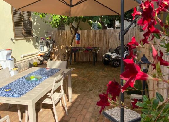 Appartamento con ingresso indipendente e giardino