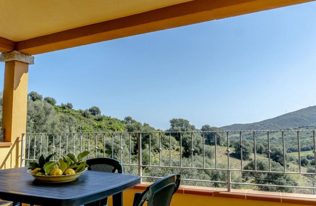 Appartamento Dodi | SecondFloor, Bedroom and Veranda View!