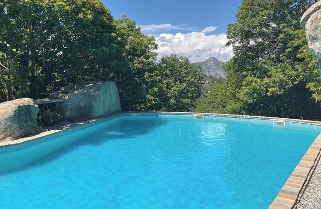 Appartement 2 Pièces Avec Jardin Dans un Domaine de Châtaigneraie