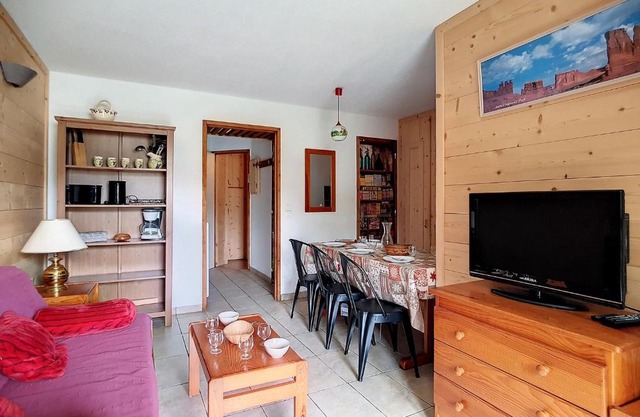 Appartement 2 pièces cabine - Au pied des pistes avec balcon plein sud - FR-1-344-767