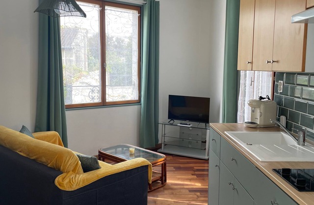 Appartement 35 m2 1er Étage Maison de Ville a 300 m de la mer