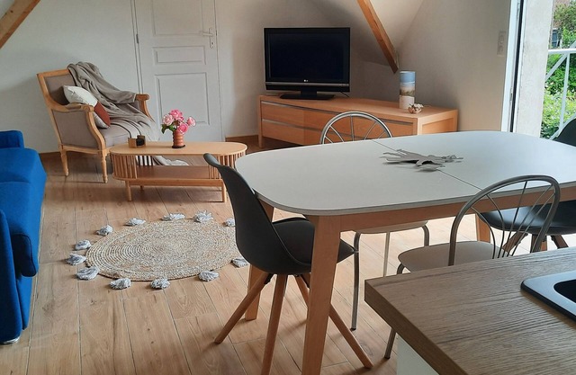 Appartement au 1 étage d'une maison individuelle dans un quartier calme.