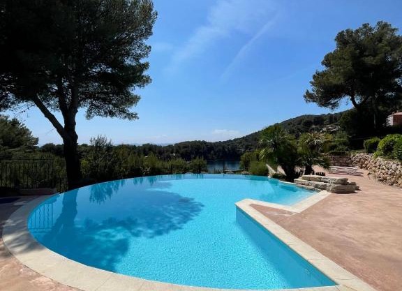 Appartement avec magnifique vue Piscine Lac et Mer Ref RDL 113