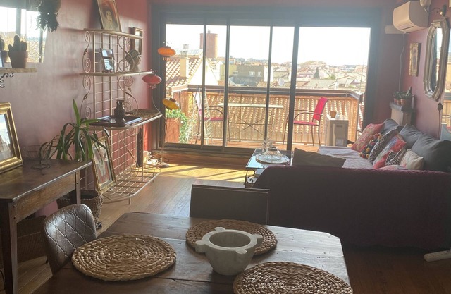 Appartement Clim Tout Confort Avec Terrasse et vue sur les Toits de la Ville
