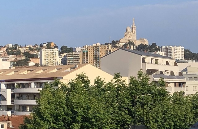 Appartement en Étage Élévé Avec Terrasses