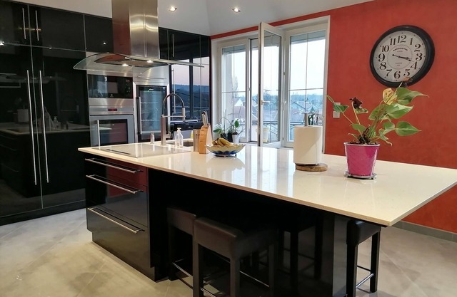 Appartement en Duplex, Face au Port de Plaisance, Proche Gare et Centre Ville